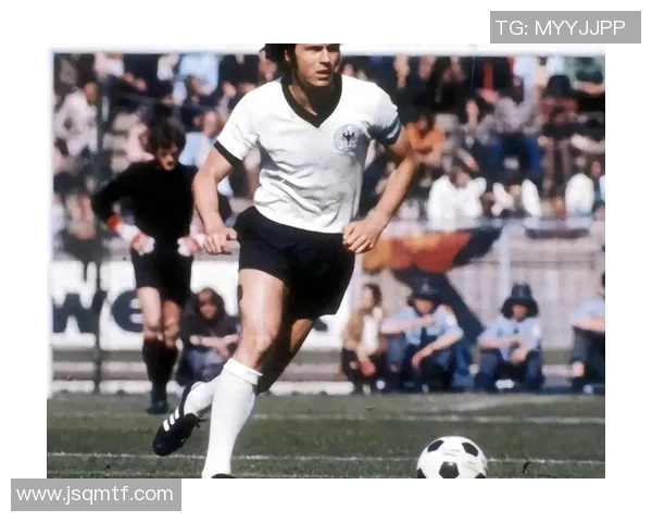 全球足球巨星汇聚各国明星球员名单解析与推荐