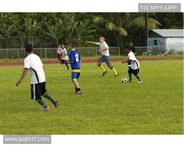 意大利足球明星化身动漫角色的奇幻冒险之旅