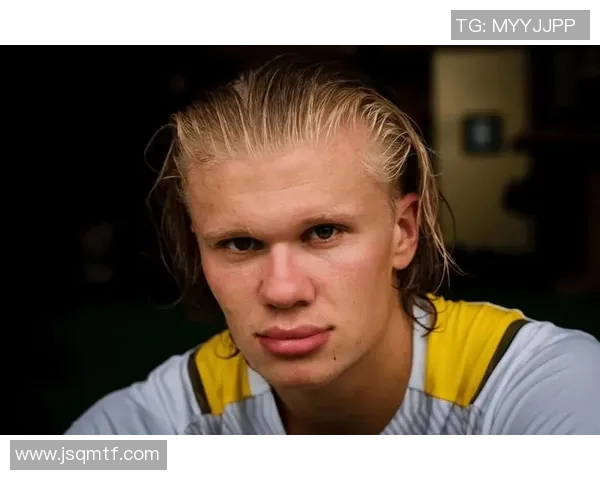 足球明星的外貌特征与风格解析揭示他们的魅力与个性